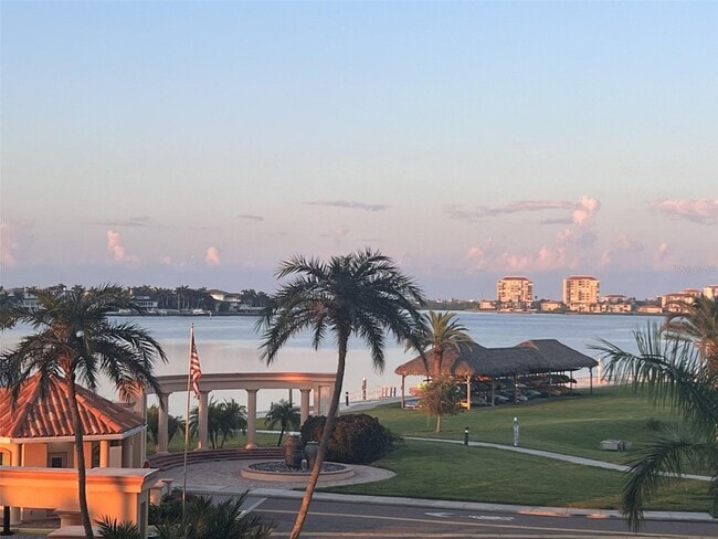 Enjoy your winter sunset here - 4900 Brittany Dr S