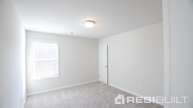 Building Photo - 43 Ireland Ln