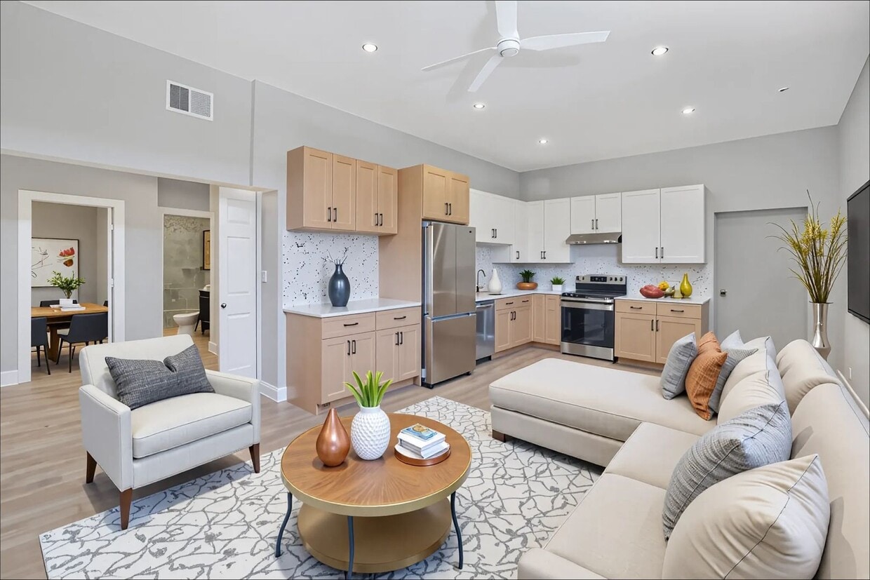 Foto principal - 6240 W Belmont Ave