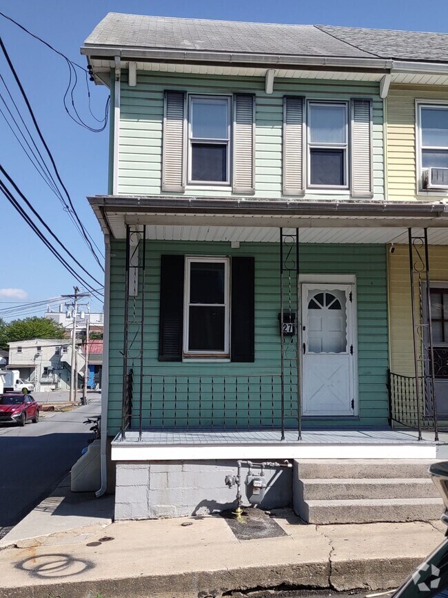 Annville Historic District Apartments for Rent with a Swimming Pool