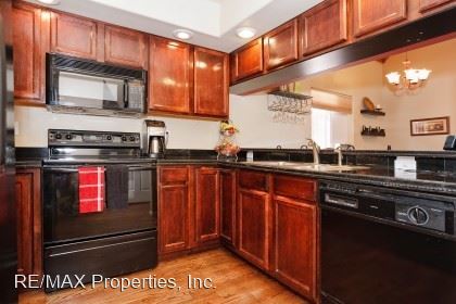 Building Photo - 3 br, 2.5 bath House - 431 Bond Street