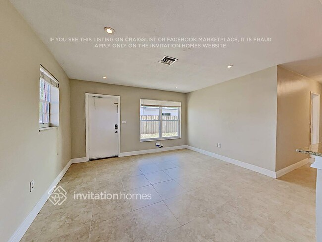 Building Photo - 1410 N 70th Terrace