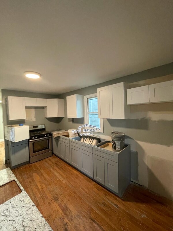 Primary Photo - 27 Hudson St