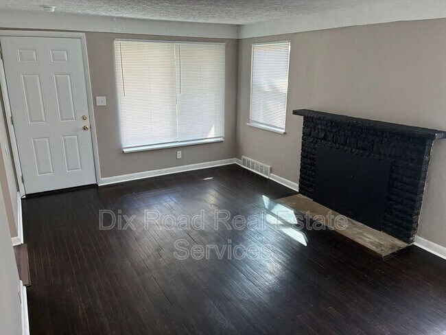 Foto del edificio - 3221 W Riverview Ave