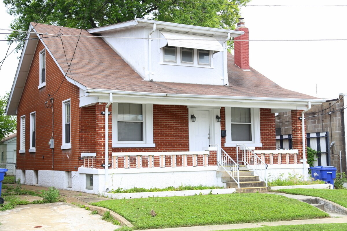 638 Waller Ave, St. Louis, MO 63125 House Rental in St. Louis, MO