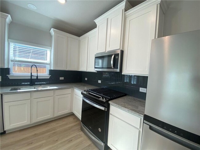 Building Photo - 104 Periwinkle Ln