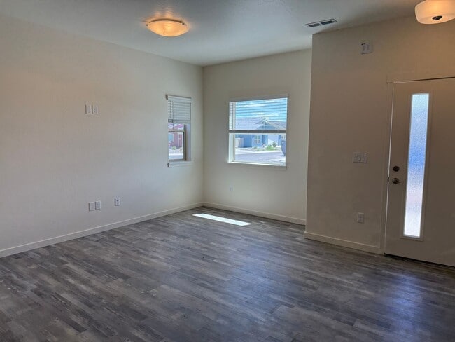 Building Photo - 3138 Platte River Dr