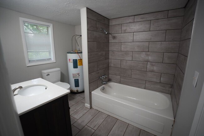 Foto del edificio - 1415 Hatcher Ave SE
