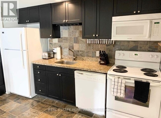 Building Photo - 5 Dawson Dr