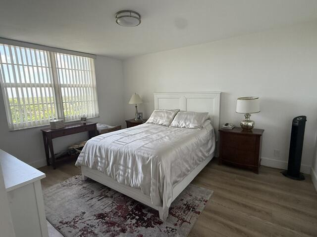 Building Photo - 250 Jacaranda Dr