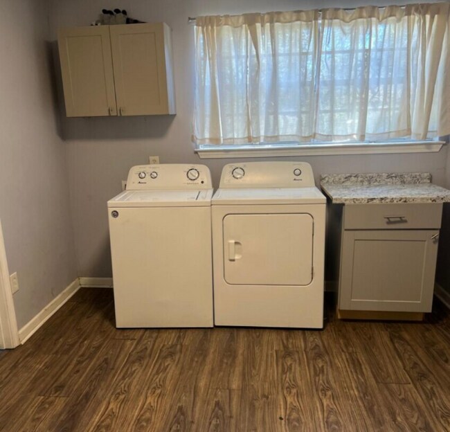 Foto del edificio - 2631 Farrar St