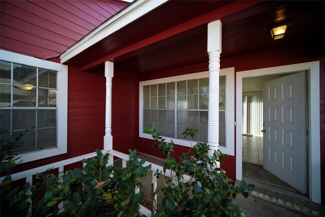Foto del edificio - 12051 Spring Grove Dr