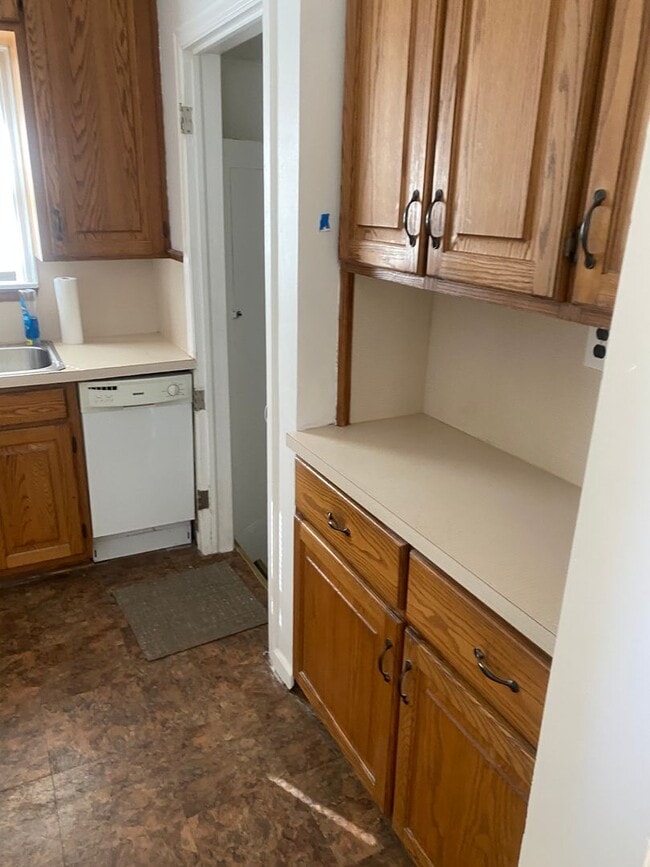 Foto del edificio - 3 bedroom 2 bath bungalow with basement and garage in Wayne