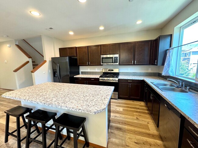 Foto del edificio - Modern and Stylish 3-Bedroom Manette Home