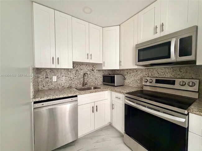 Foto del edificio - 488 NE 18th Ave