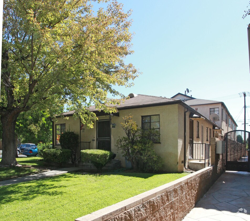 Foto del edificio - 219 N Kenneth Rd