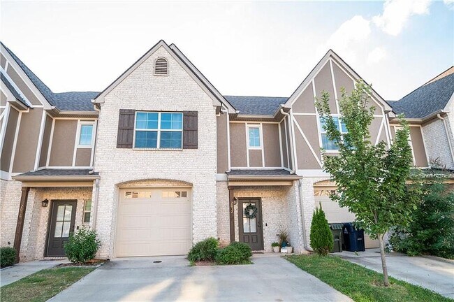 Building Photo - Modern 3-Bedroom Townhome with Private Bac...