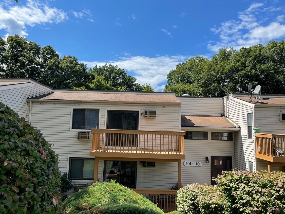 107 Woodland Dr Unit 107 Woodland drive, Cromwell, CT 06416 Condo for