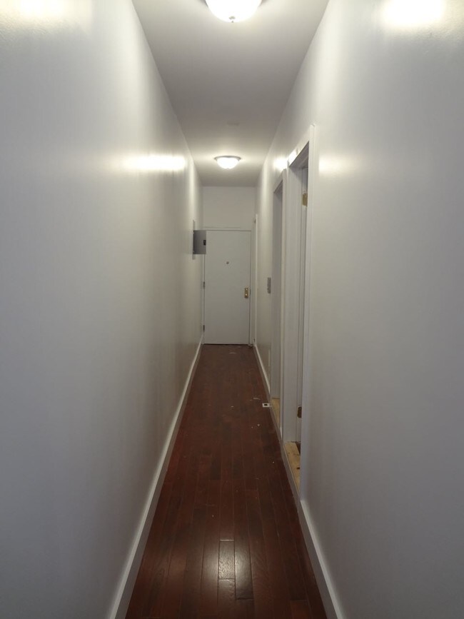 Building Photo - 693 9th Ave