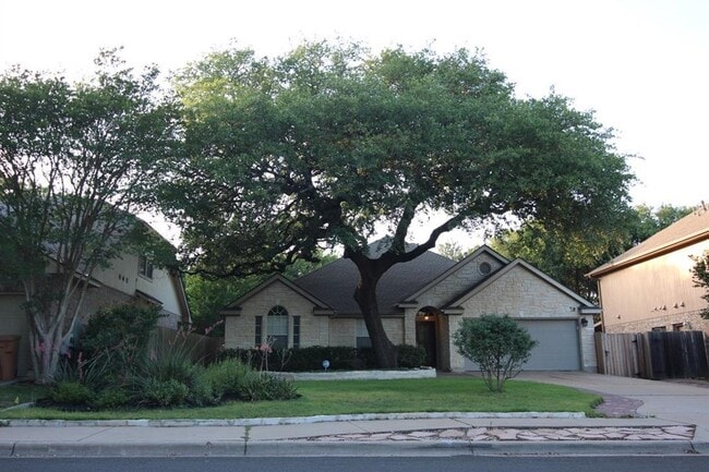 Building Photo - 10916 Beachmont Ln