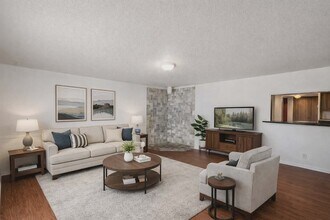 Building Photo - 265 Stevens St W