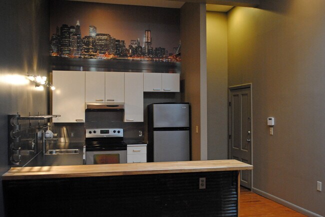 Foto del edificio - 829 S Railroad Ave