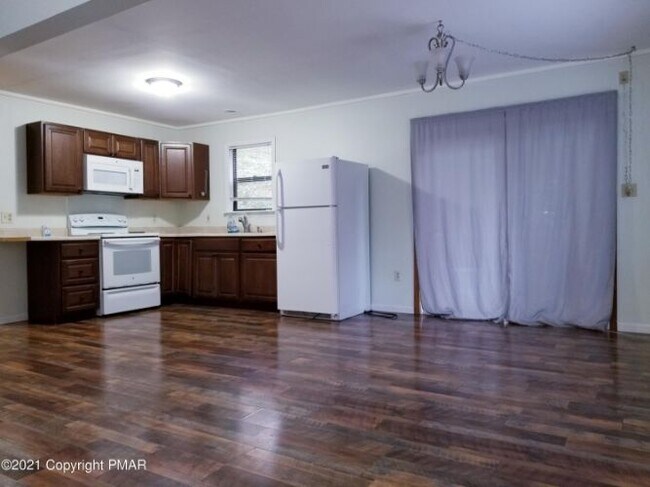 Building Photo - 1371 Winding Way