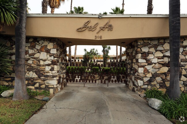 Foto del edificio - Bel Air Apartments