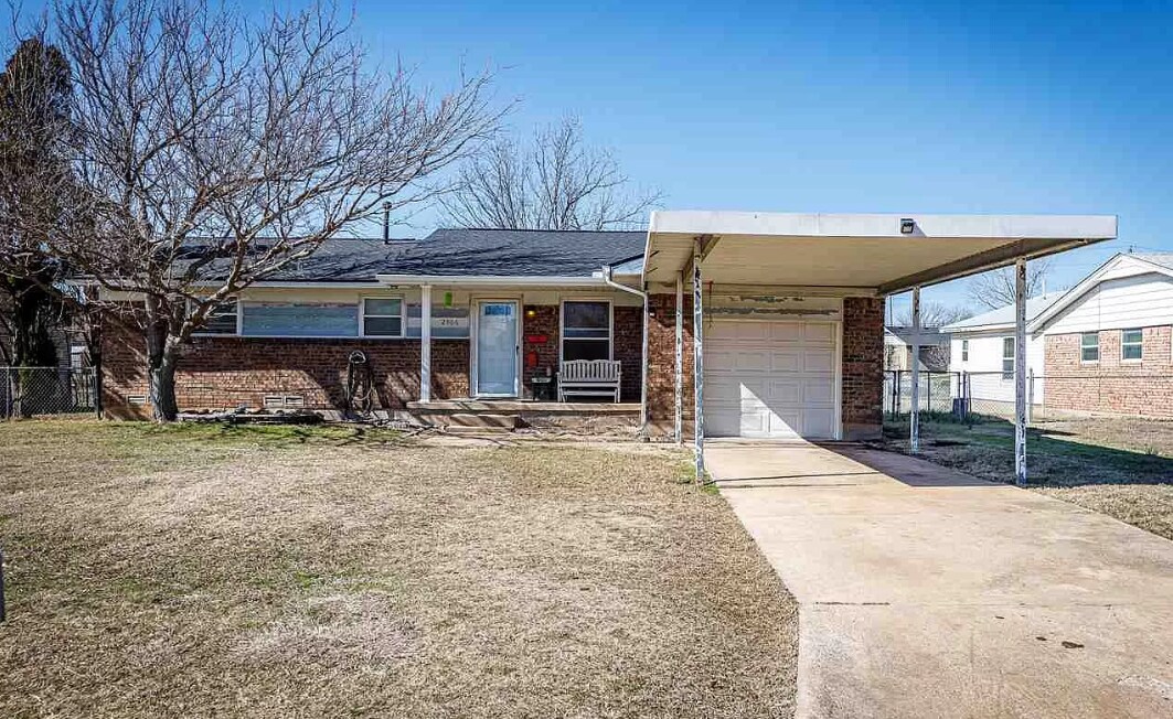 Primary Photo - 2306 NW 47th St