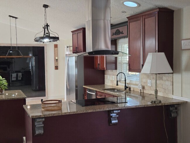 Building Photo - Beautful Home