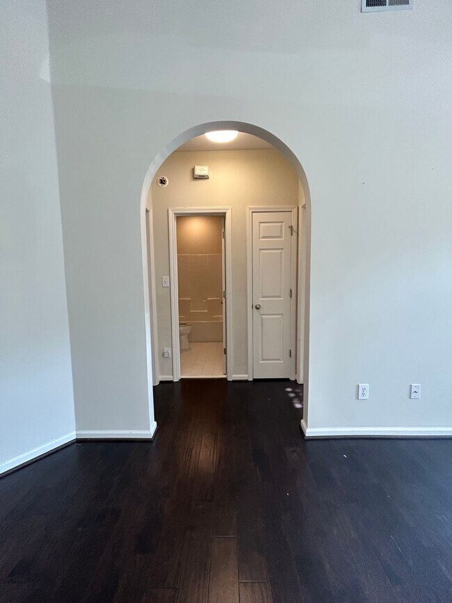 Foto del edificio - Beautiful Brick Home for Rent Near Inverne...