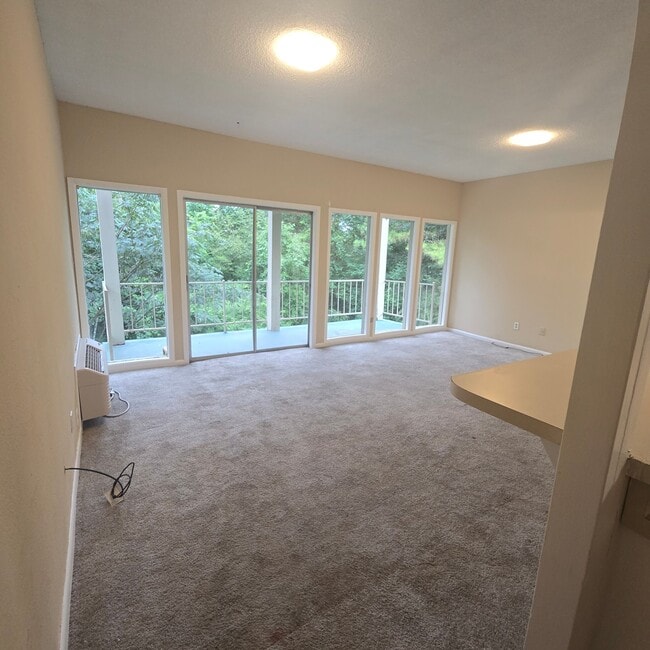 Building Photo - 360 Aquarius Dr