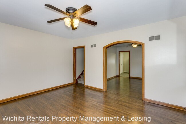 Building Photo - 2 br, 1.5 bath House - 931 W 13th St North