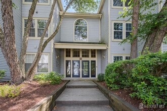 Building Photo - 103 Sequoia Ct