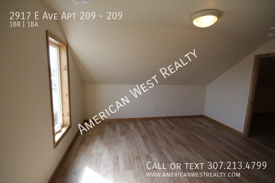 Foto principal - 2917 E Ave