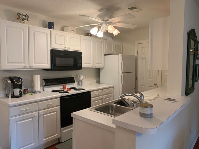 Foto del edificio - Beautiful, 1st Floor Unfurnished,  Bedroom Condo at Riverwoods in Murrells Inlet!