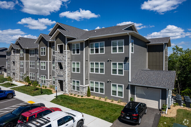 Building Photo - Icon Apartment Homes at Hardin Valley