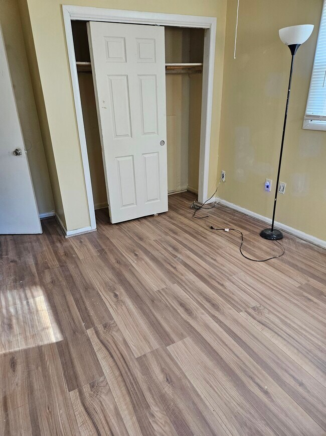 Foto del edificio - 8838 Cloudcrest Dr