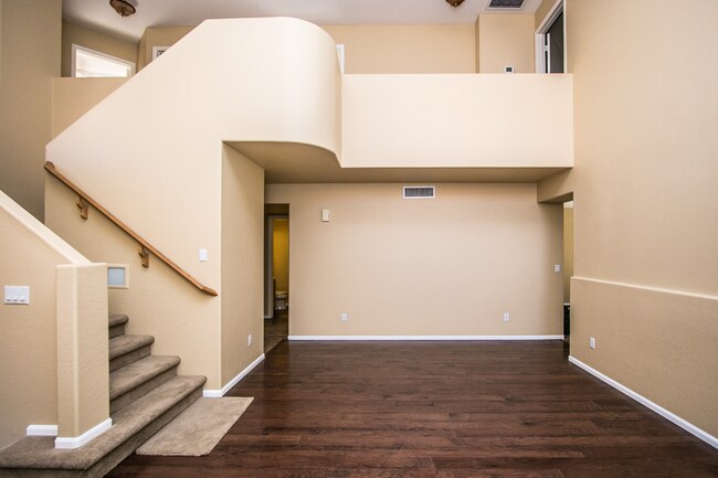 Building Photo - 4BR/2.5 BA. Located in the Desert Ridge