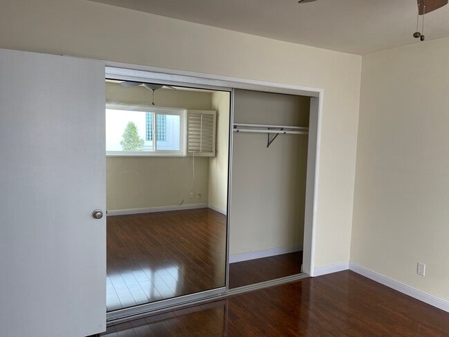 Mirror closet doors Bedroom 2 - 938 20th Street