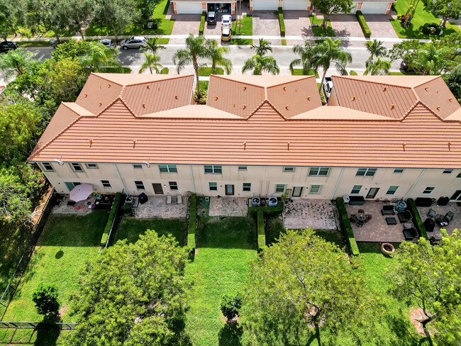 Building Photo - 6439 Azura Lake Rd