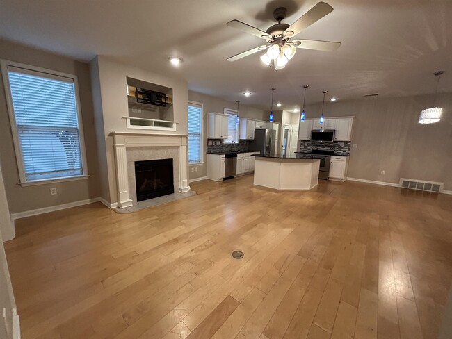 Building Photo - 1390 Island Town Dr