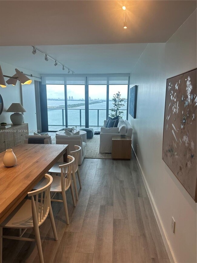 Foto del edificio - 3131 NE 7th Ave