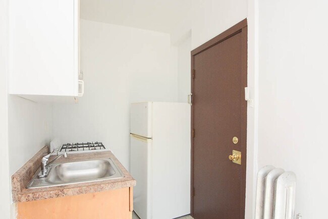 Foto del edificio - 3300 W Schubert Ave