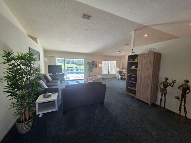 Foto del edificio - 982 N Foxrun Terrace
