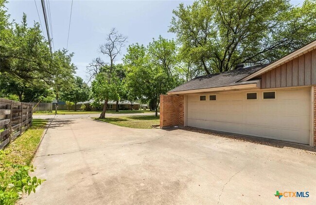 Foto del edificio - 4506 Walnut Rd