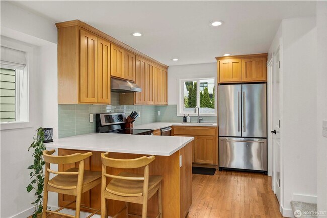 Building Photo - 2Bd/2.5Ba Seattle Townhouse