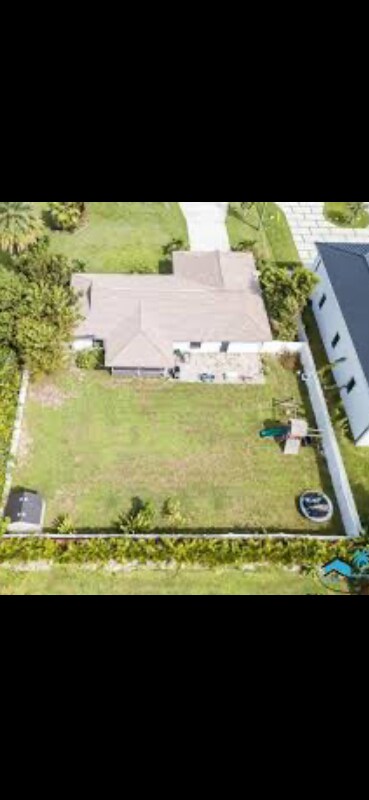 Foto del edificio - 1312 SW 25th St