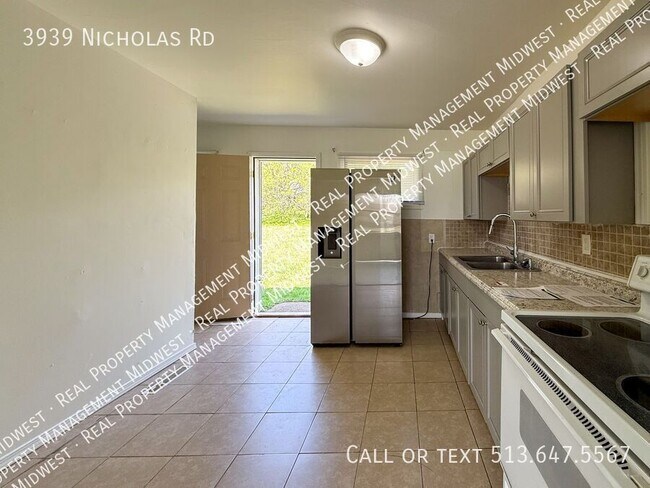 Foto del edificio - 3939 Nicholas Rd