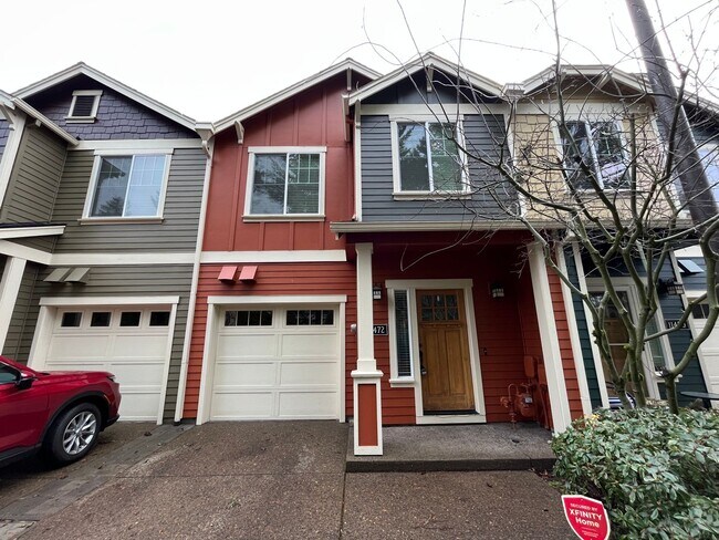 Building Photo - Lovely Town Home, Dead End Street, 3Br-2.5...